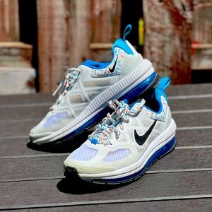 Nike AirMax Sneakers
